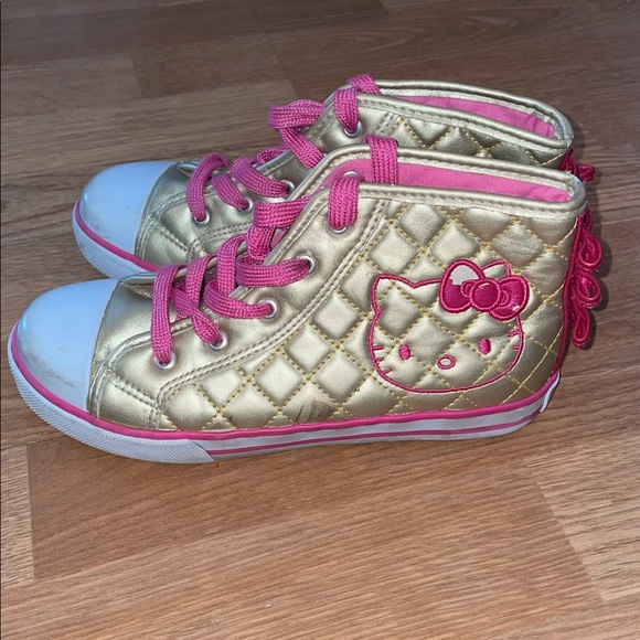 Hello Kitty quilted high-top sneakers in gold with pink laces. Size 3 - Picture 7 of 11